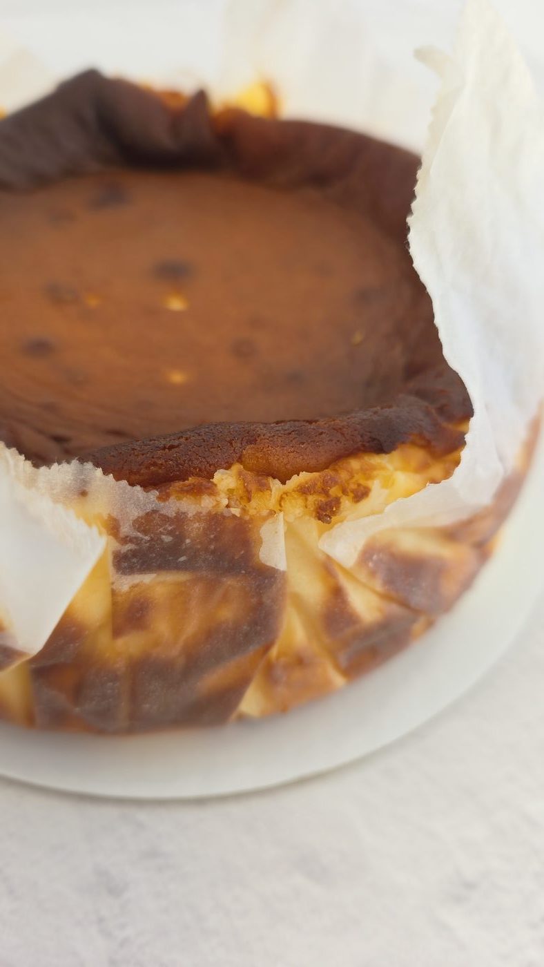 Basque Cheesecake — Aires Patisserie, Alcochete